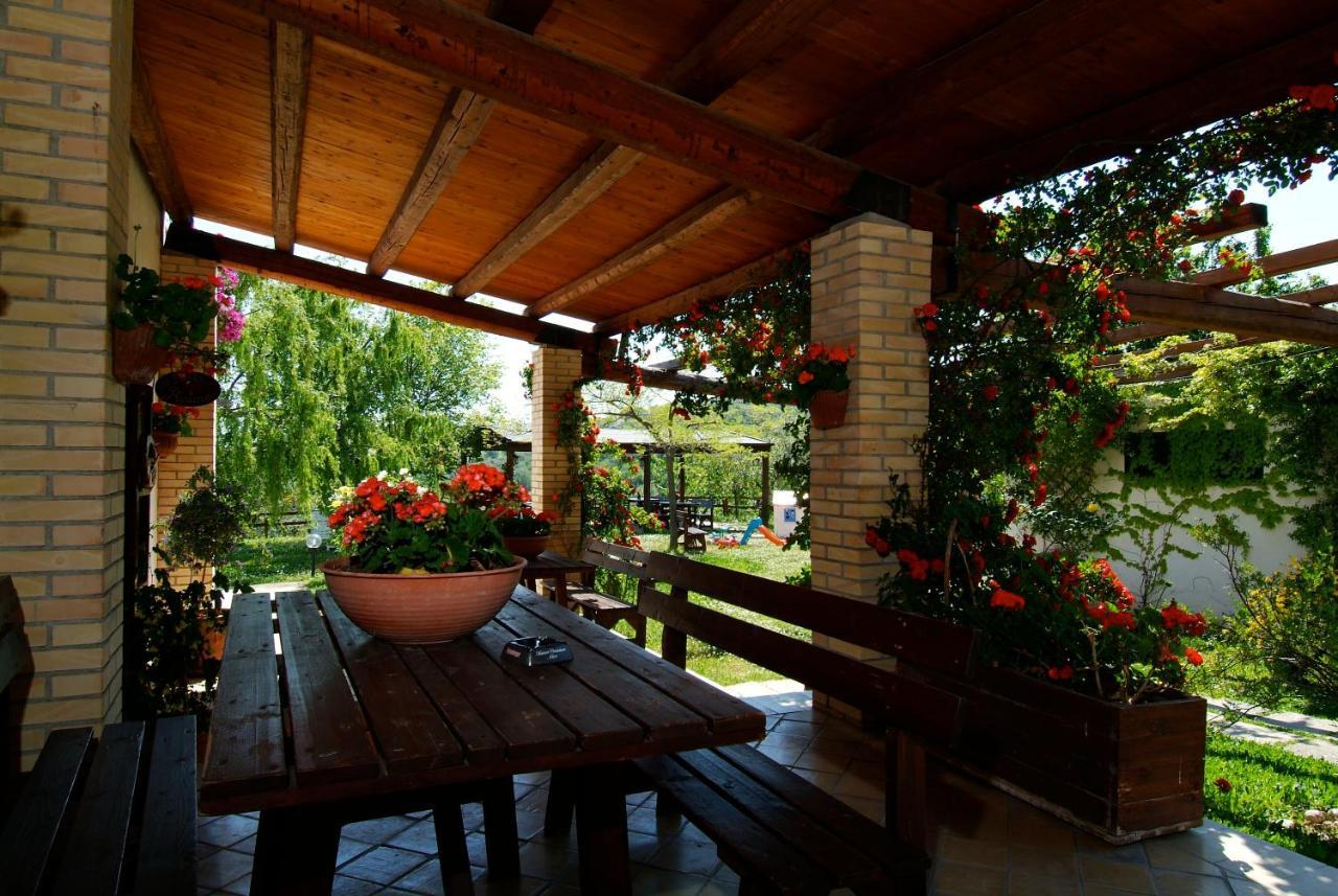 Agriturismo Il Portico Penne Exterior foto